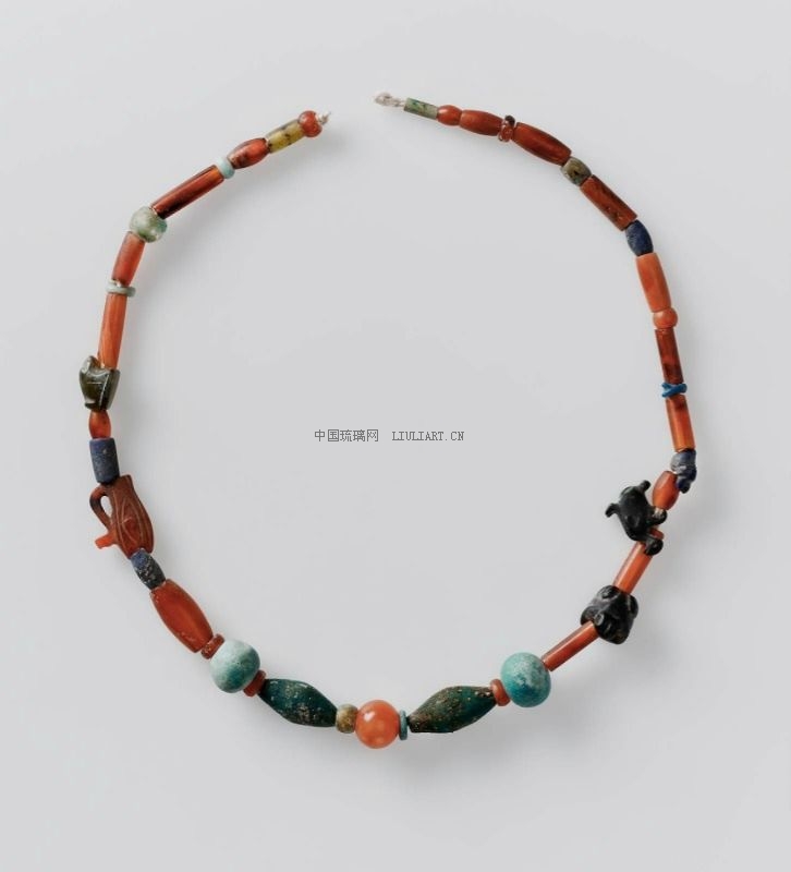 String of beads and amulets 2_2061C1640 B.C..jpg
