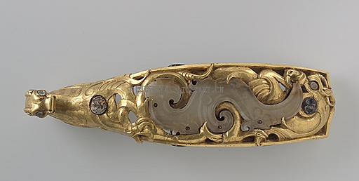 Heavy Gold Buckle with Inset Jade Dragon, 4th cent. BC - 3rd cent. BC.jpg